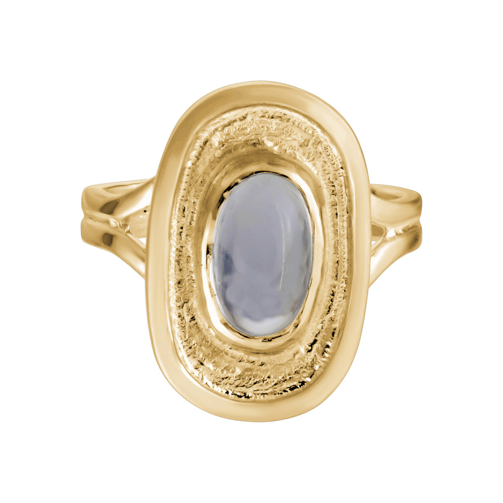 Moonlight ring in solid 18K gold and Ceylon moonstone.